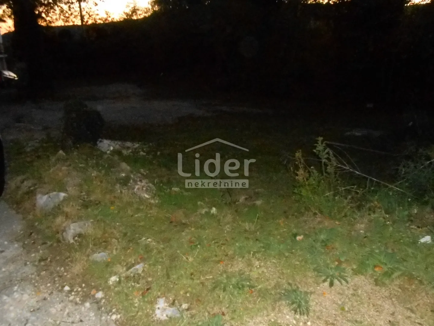 grižane dvije kamene kuće i kućica u mirnom okruženju - slika 38