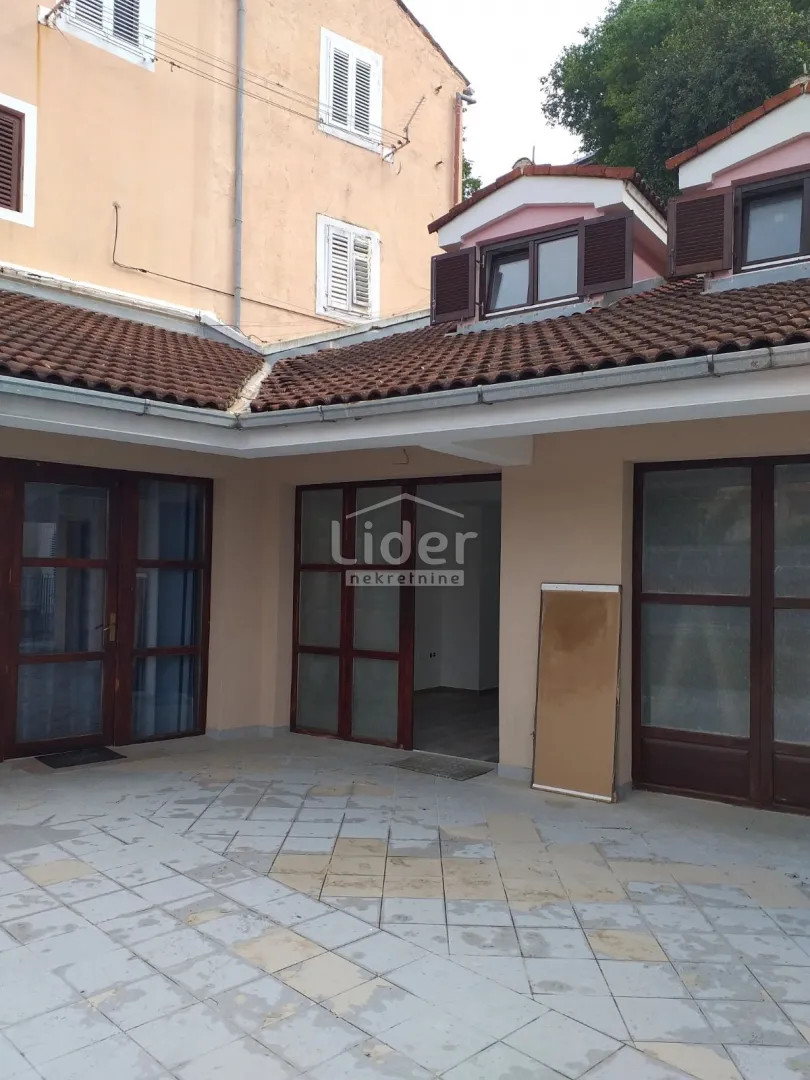 mali lošinj-apartman u centru - slika 1