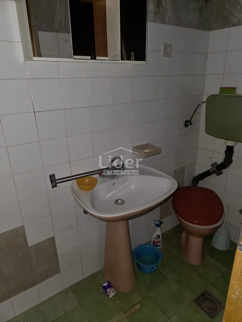 pag, centar, kuća 212 m2, 250.000 € izvrsna investicija! - slika 20