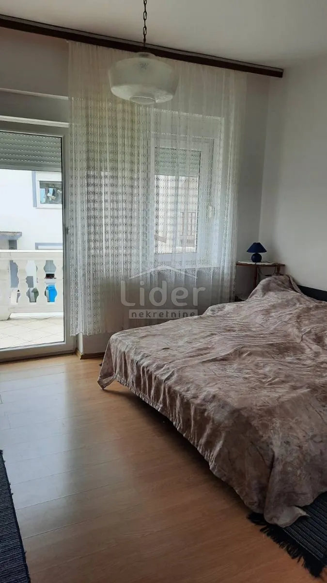 kuća crikvenica, 2 stana, garaža - slika 13