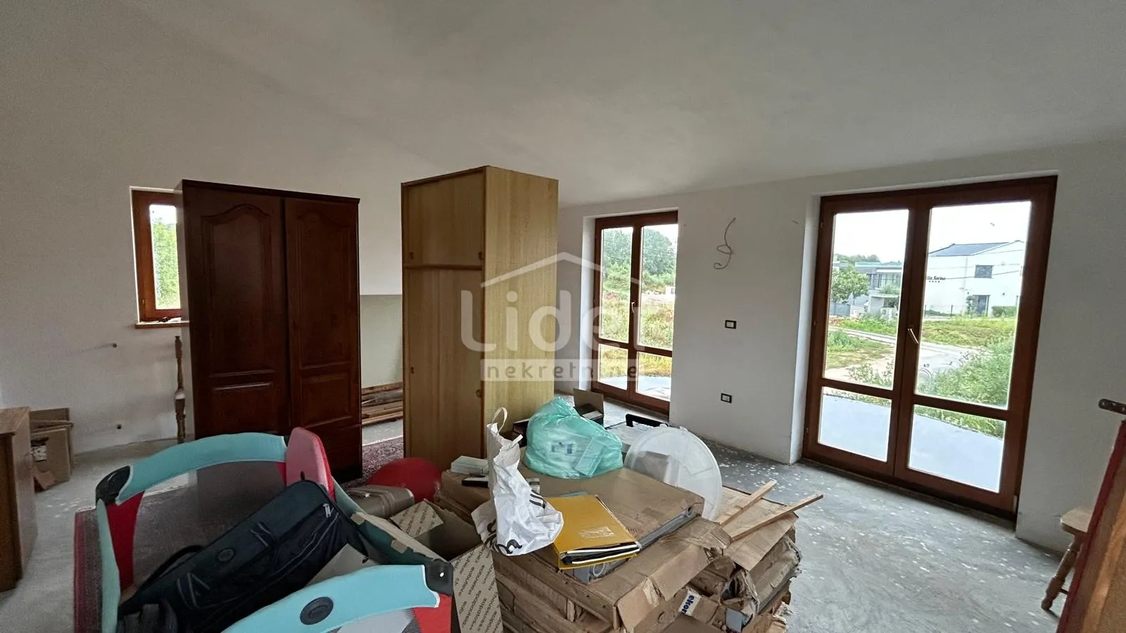 pomer, medulin, novija kuća 250m2 na samo 150m od mora - slika 3