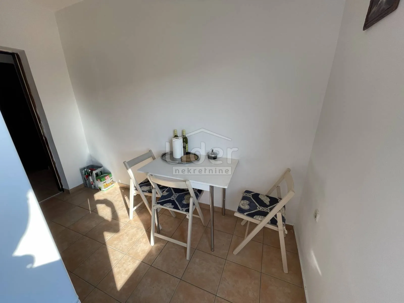 donji karin, kuću sa 5 apartmana prodajemo - slika 24