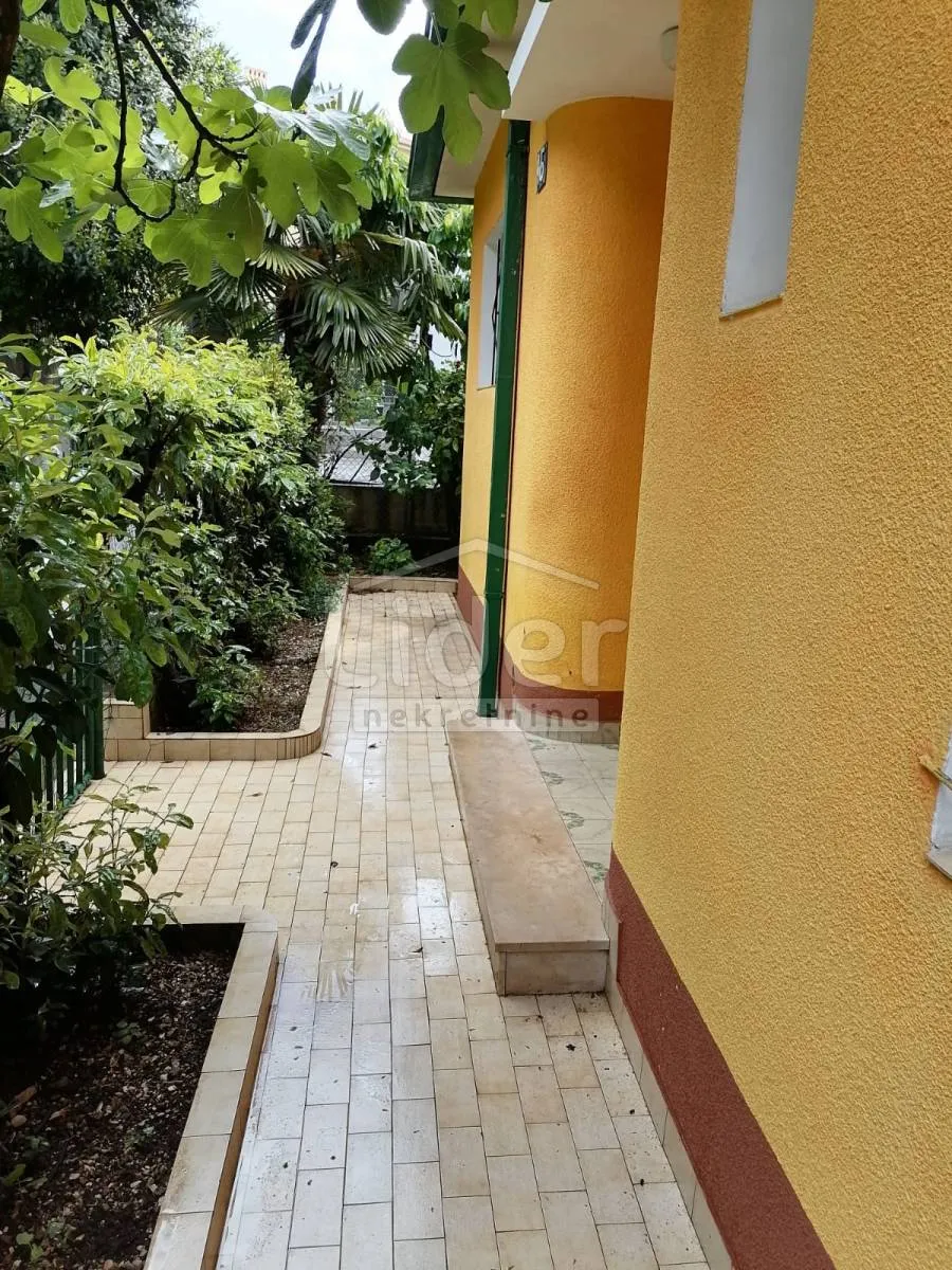 kozala kuća na odličnoj lokaciji - slika 16