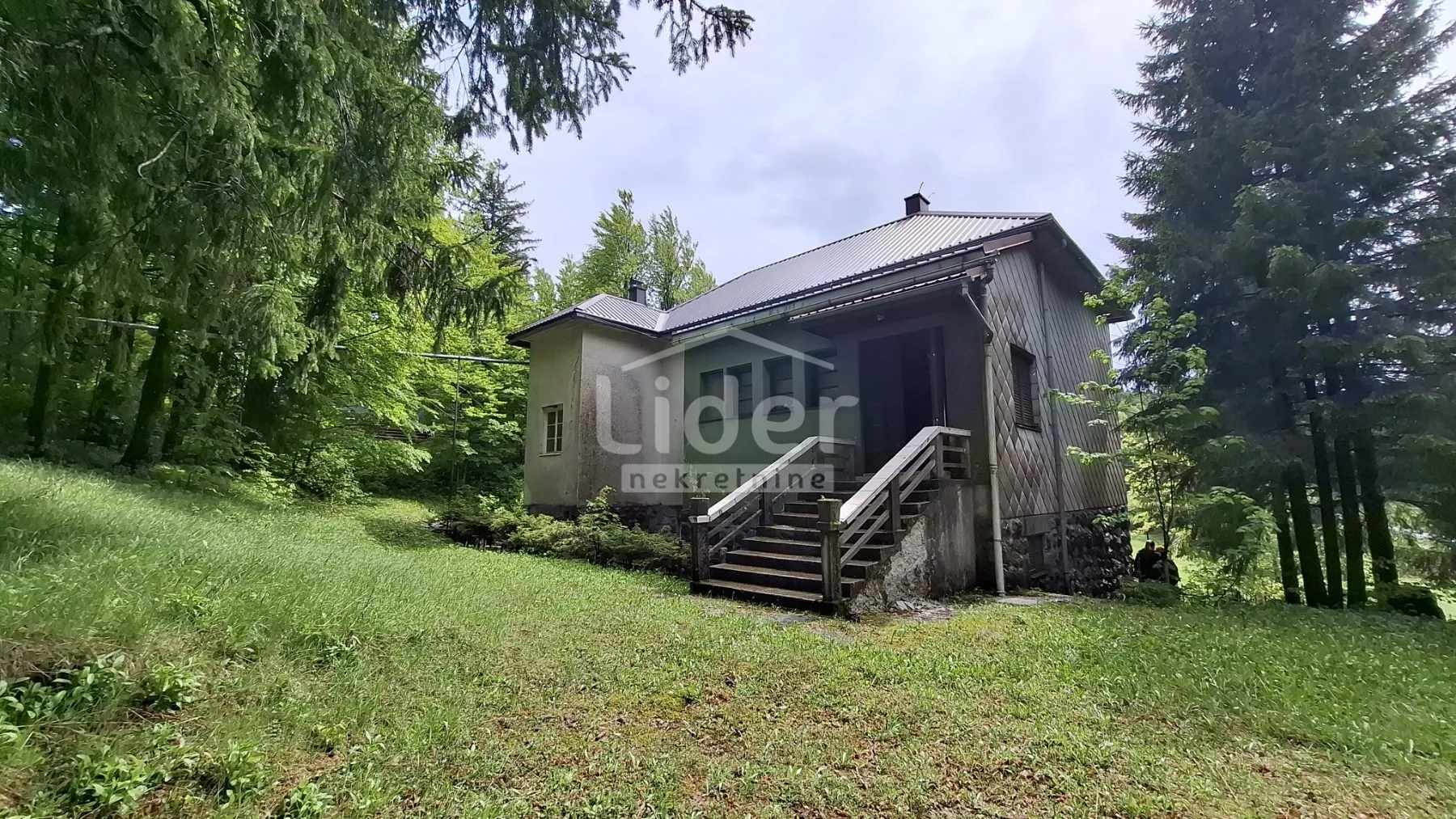MRKOPALJ-kuća s velikom okućnicom 3000m2