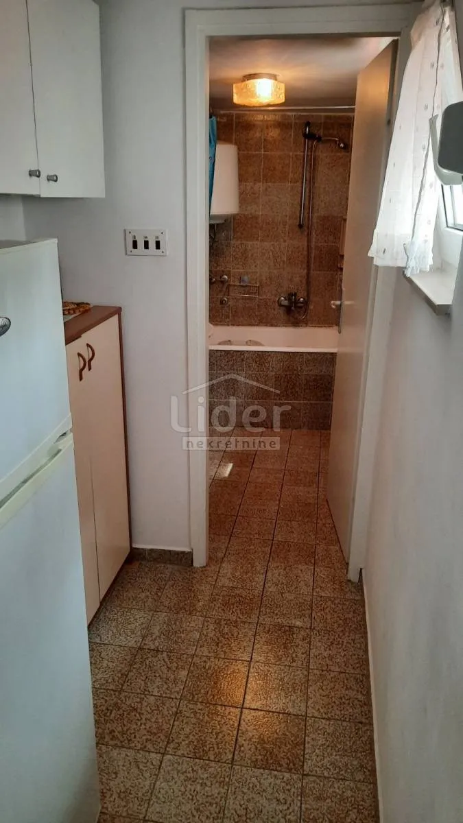 kuća crikvenica, 2 stana, garaža - slika 3