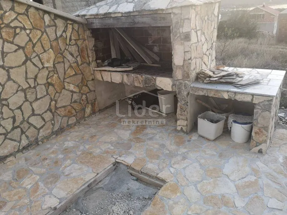 kuća sa 6 apartmana i pogledom na more - slika 30