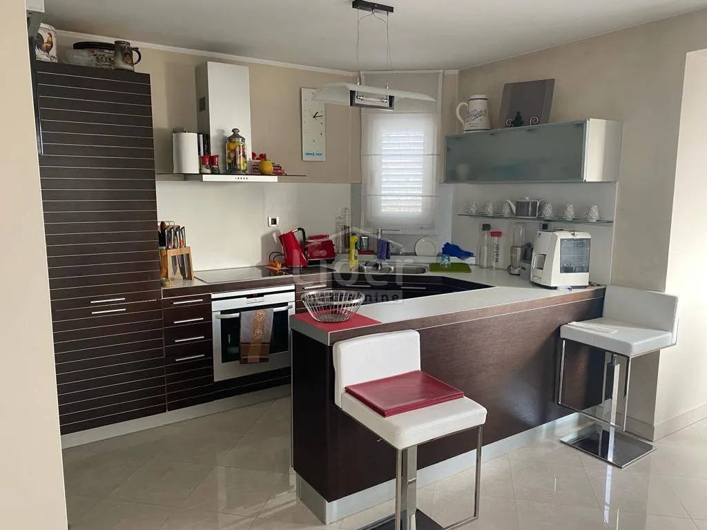drenova donja, 99m2, etaža, 3s+db, vrt, parking, namješteno - slika 3