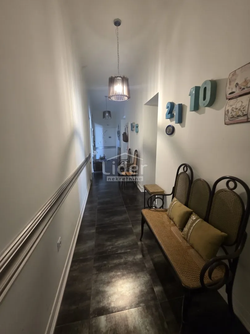centar, 200m2, 4s+db, dizajnerski građanski stan - slika 23