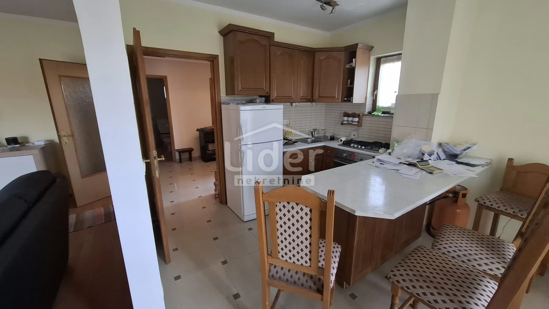 viškovo-kuća 220m2,garaža - slika 10