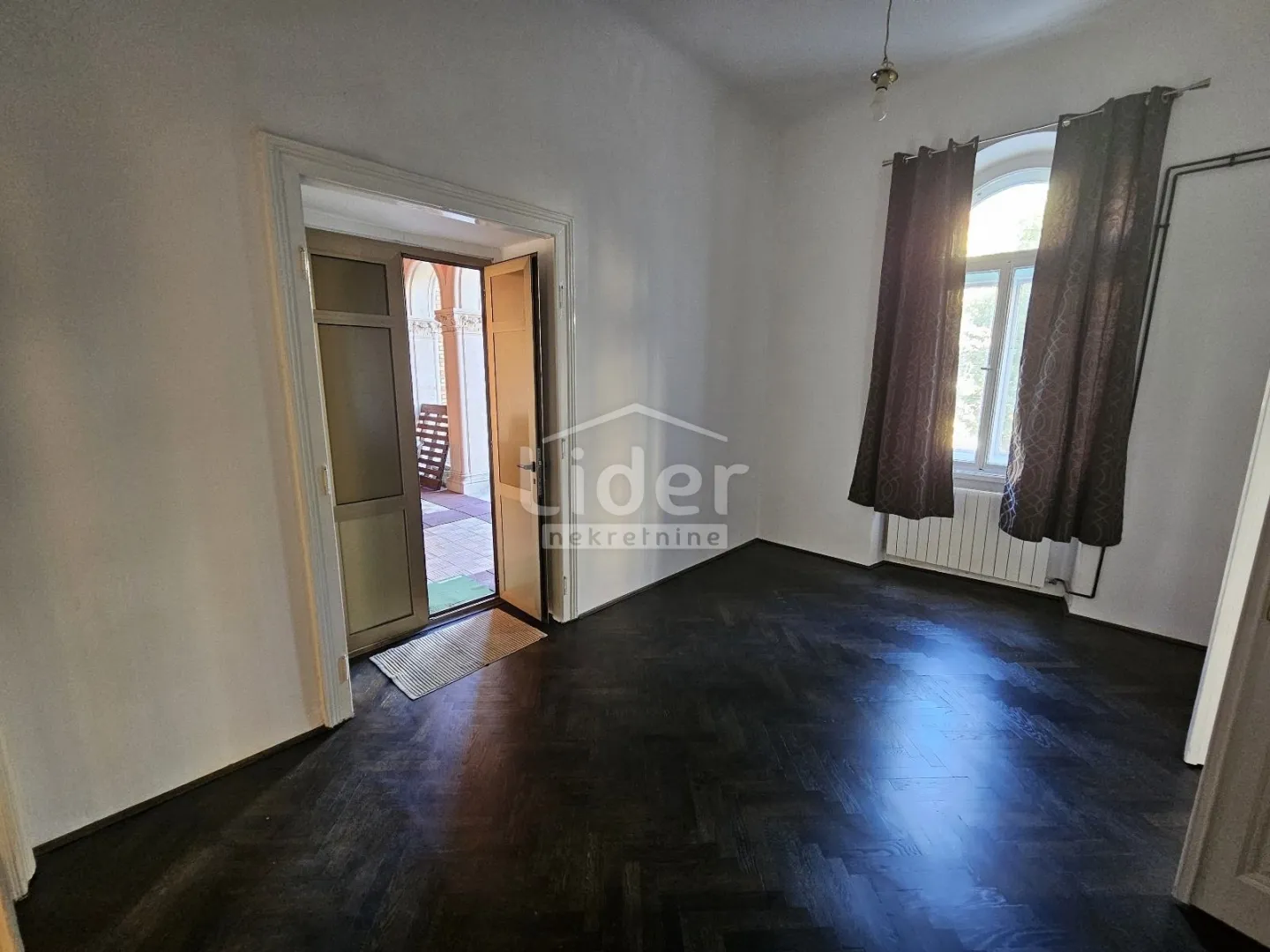 centar-stan 140m2 - slika 2