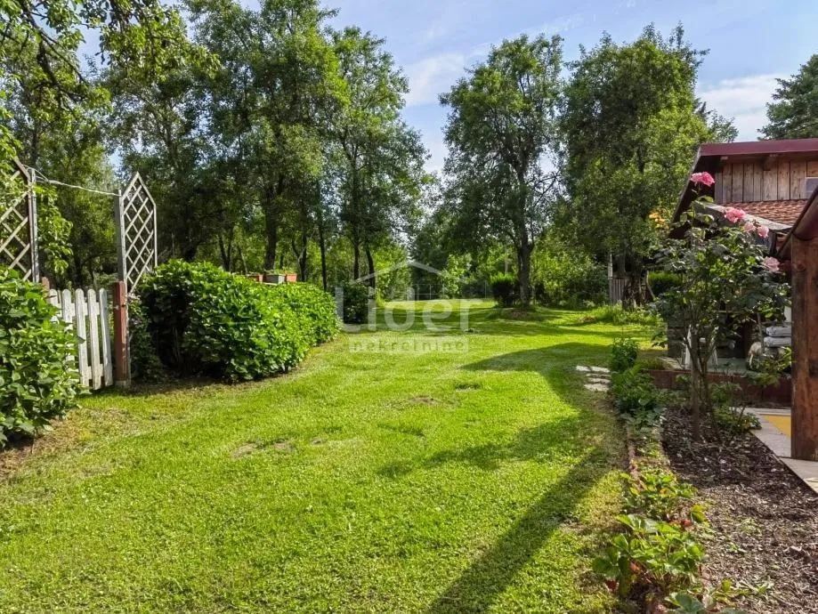 kuća,brod moravice,330m2 - slika 2