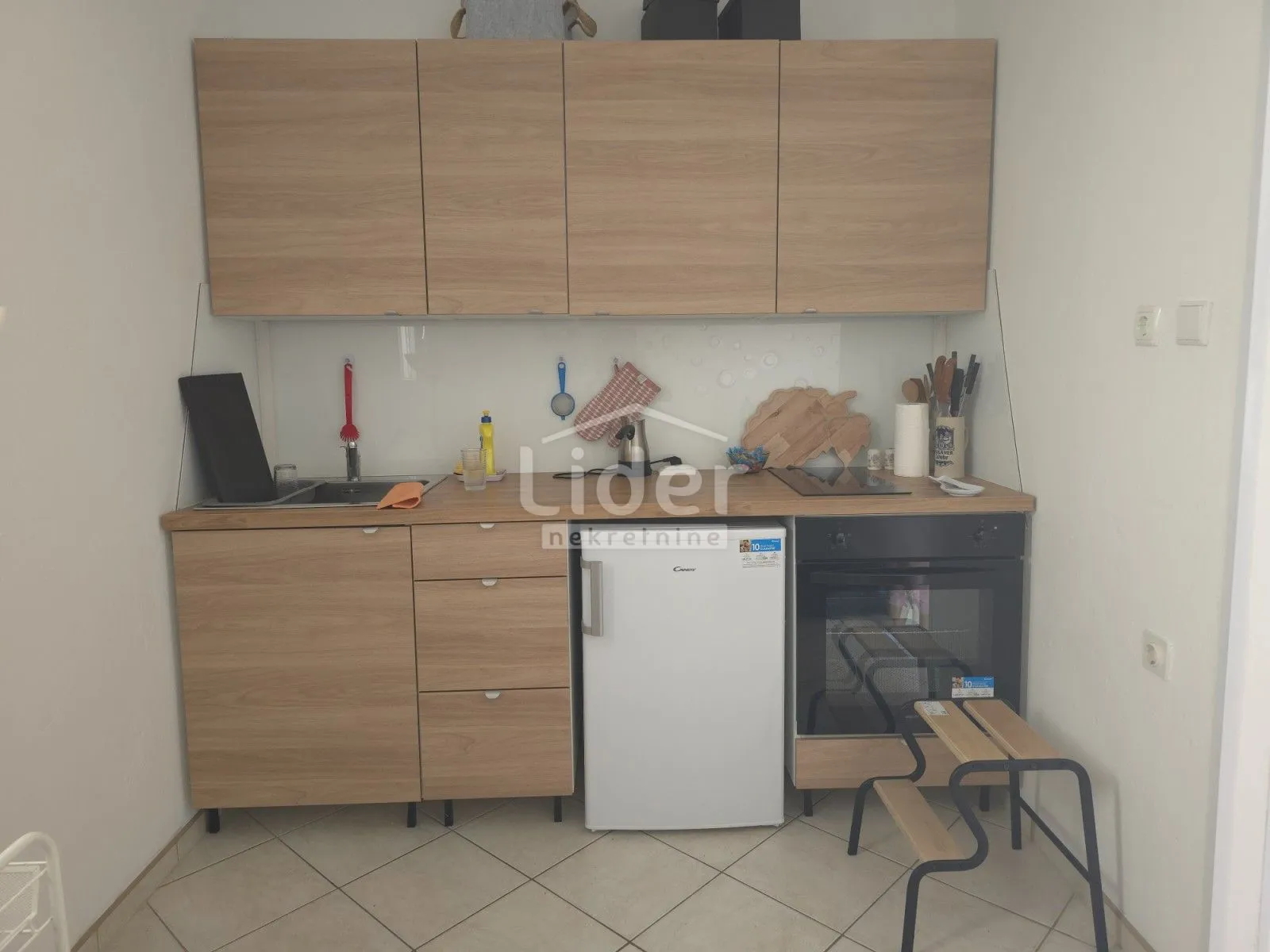 pag- kuća s okućnicom i pogledom na more - slika 17