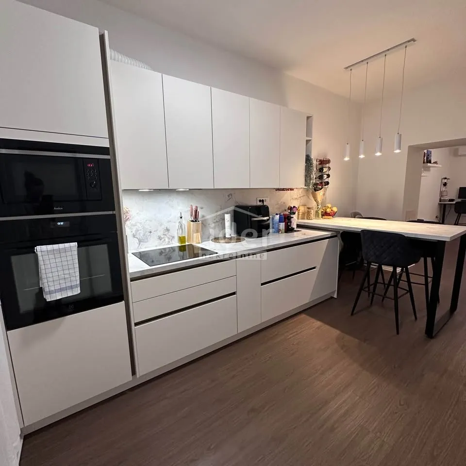 Centar, prekrasan stan od 65m2, 2-balkona, 2.kat - Rijeka