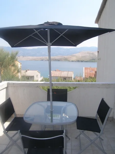 pag- kuća s okućnicom i pogledom na more - slika 9