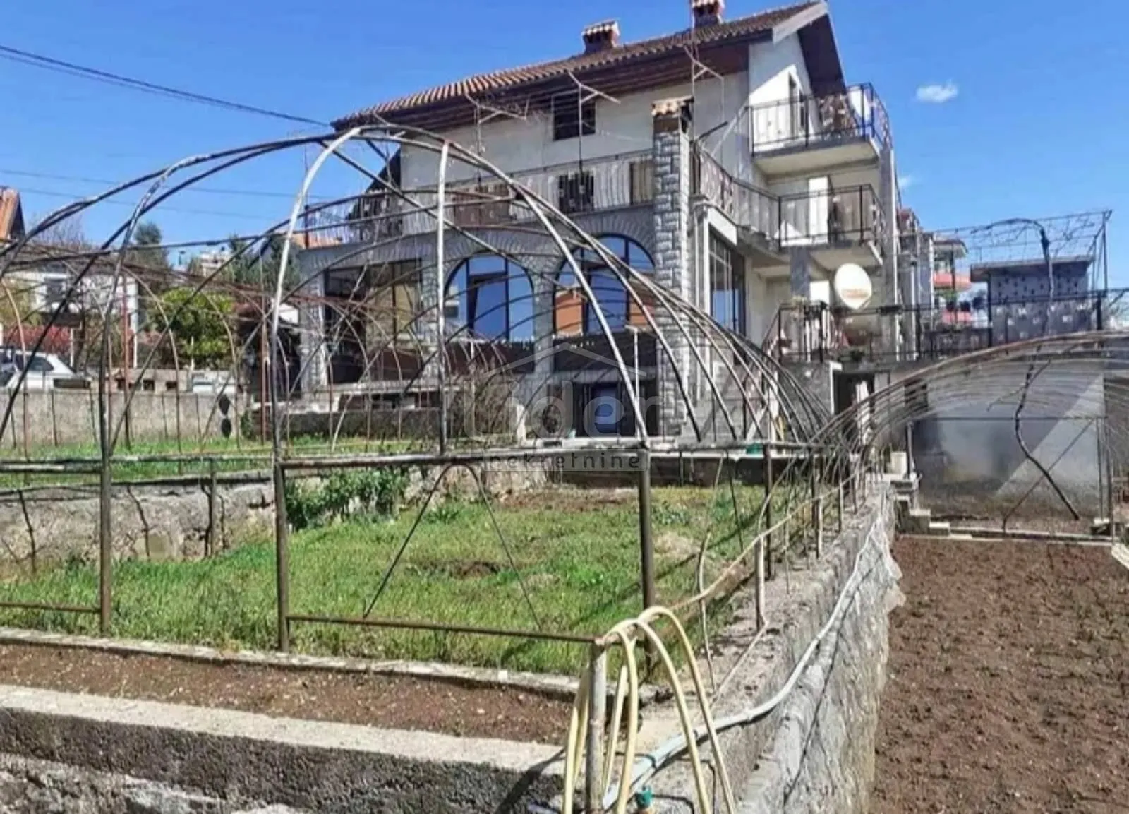 kuća sa velikom okućnicom 1.800m2 - slika 16