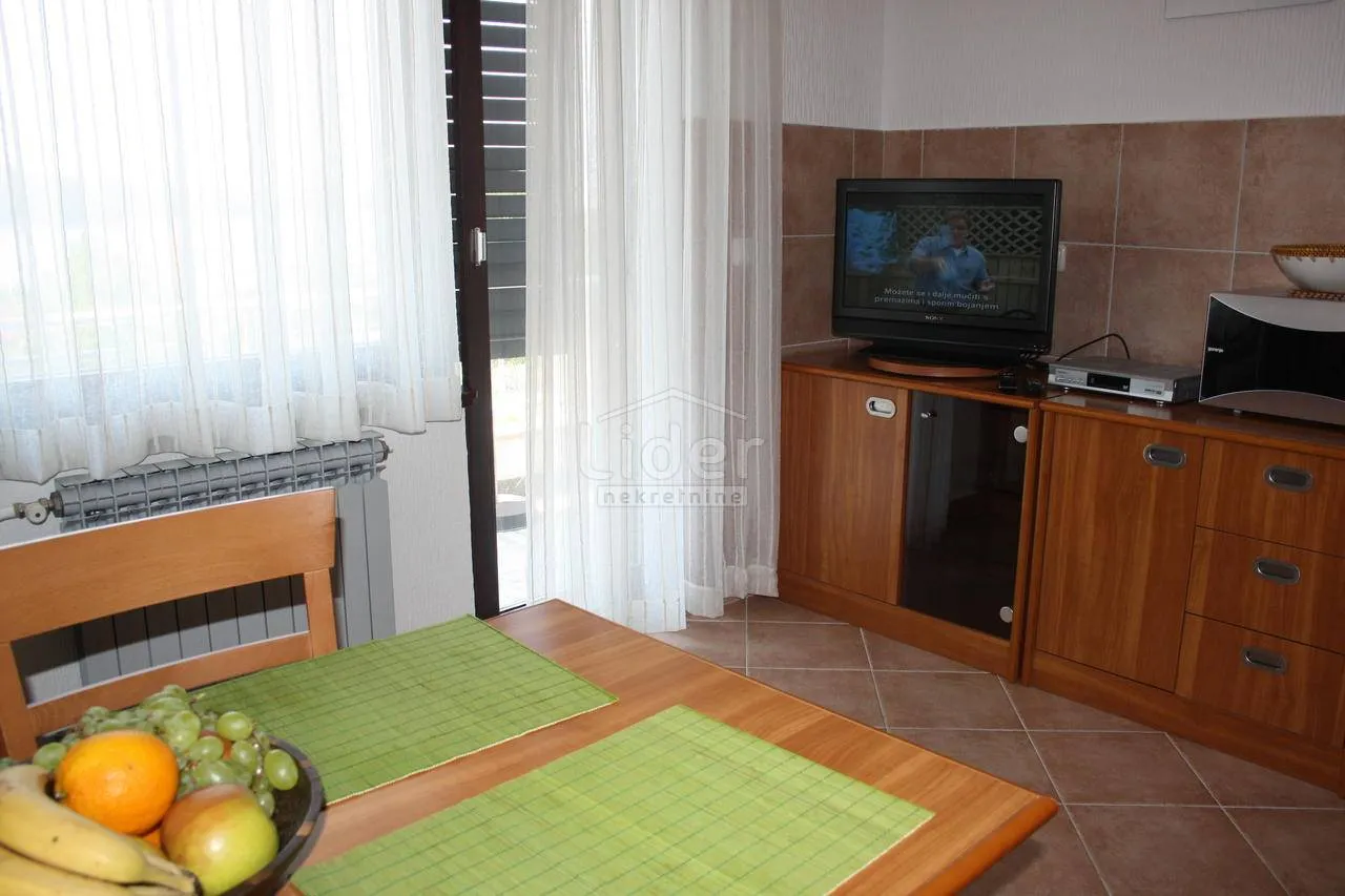 vila s bazenom, rab, barbat - slika 14