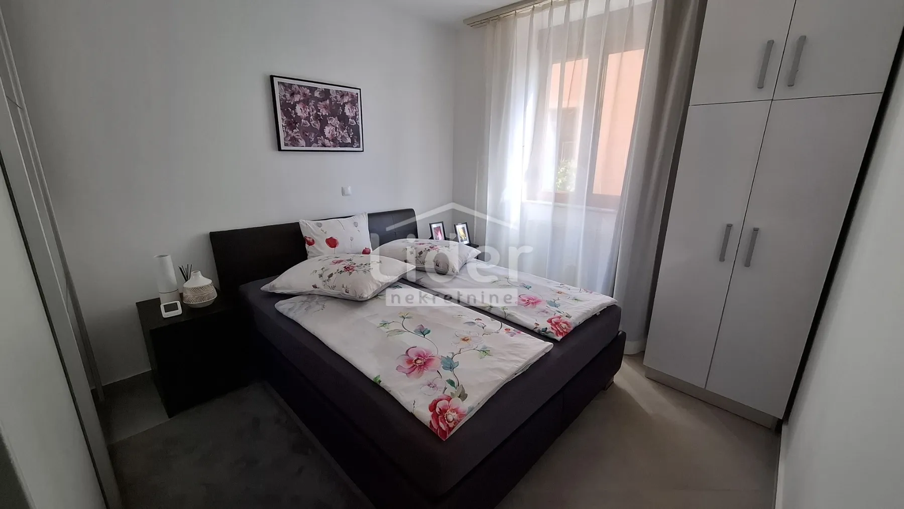 crikvenica-prostran stan s dodatnim apartmanom - slika 8