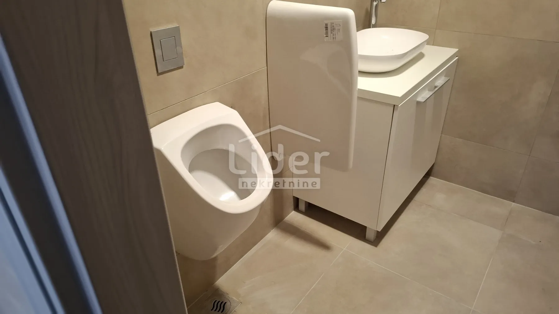 škurinje-cijela zgrada,1500m2, novogradnja - slika 9