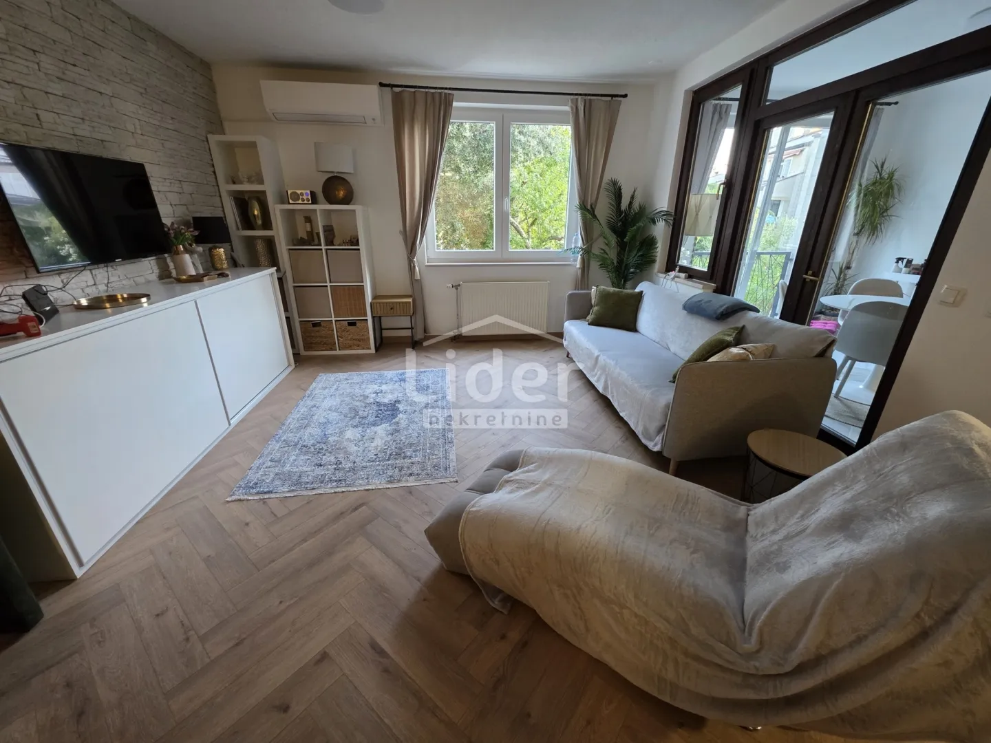 njivice -trosobni stan 100m2 - slika 2