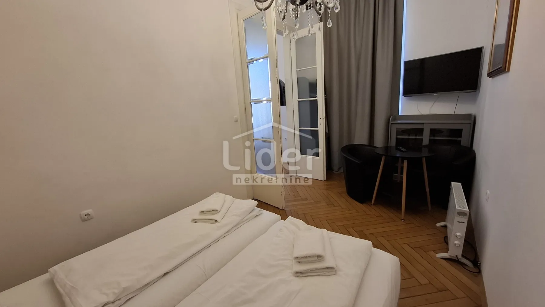 centar - 2 studio apartmana - slika 9