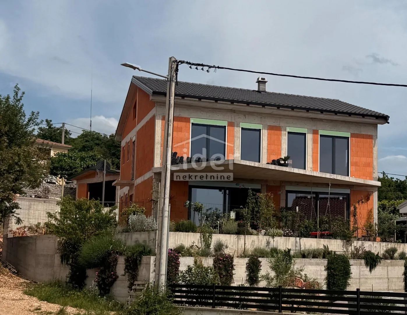 KRALJEVICA-samostojeća kuća ROH BAU