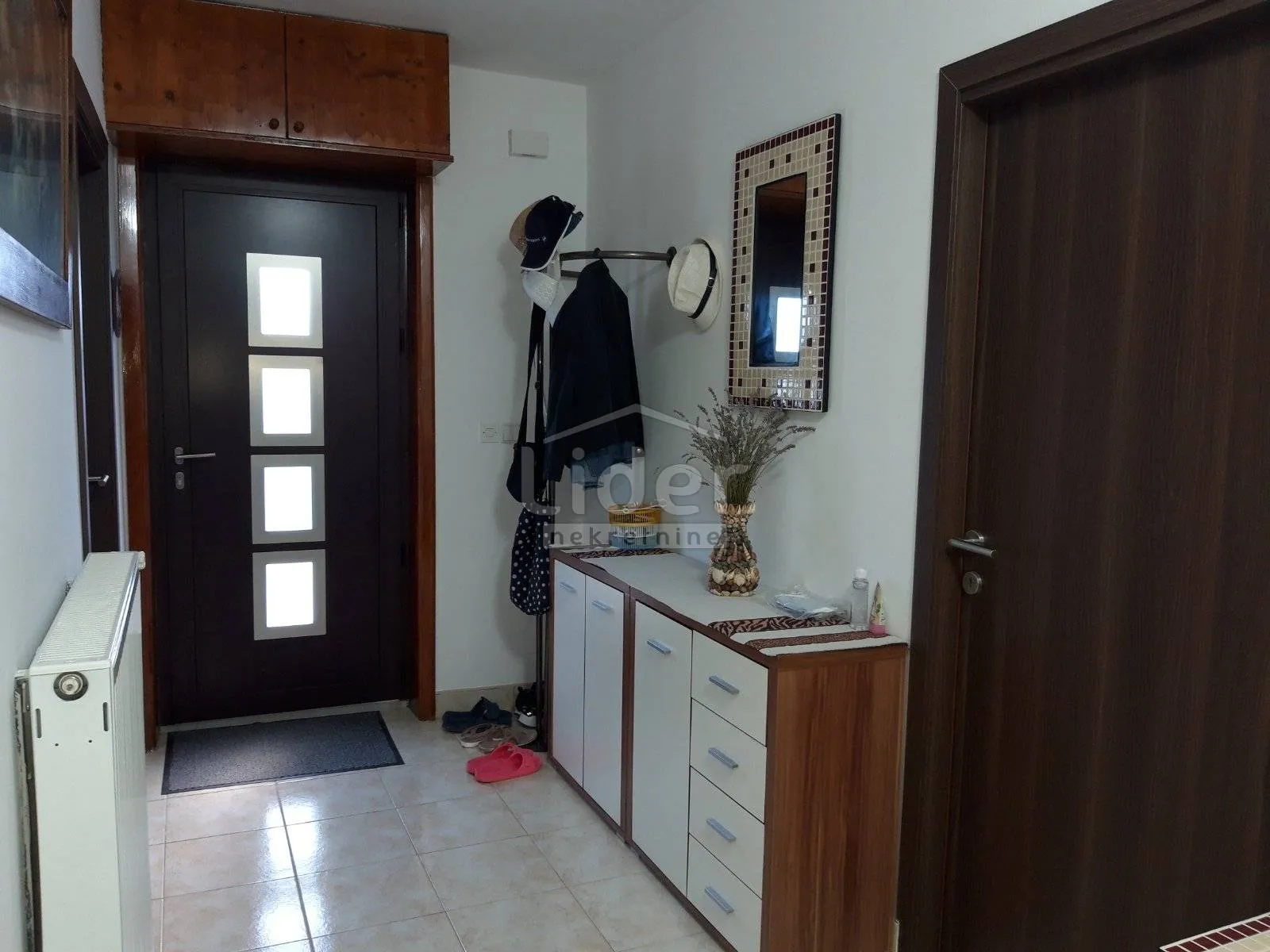 kuća škurinje, 250m2 - slika 7