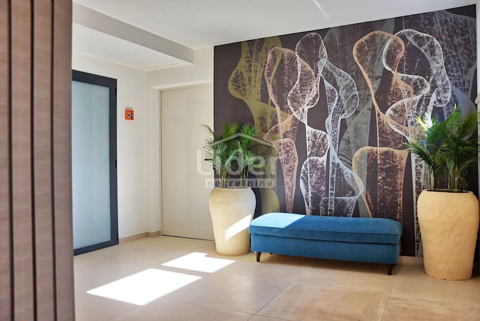 penthouse sa prekrasnim pogledom na top lokaciji! - slika 9