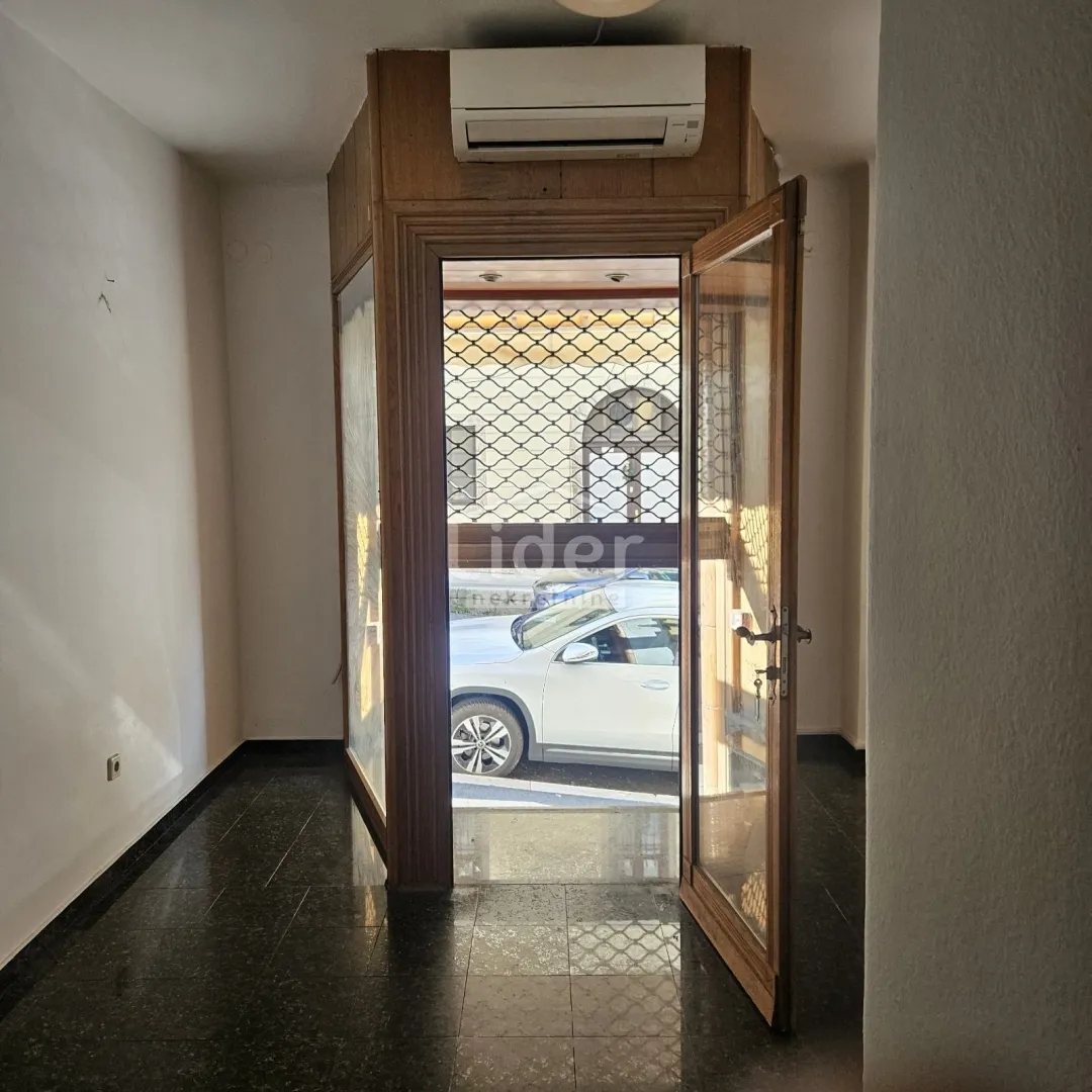 centar-poslovni prostor 15m2 - slika 2