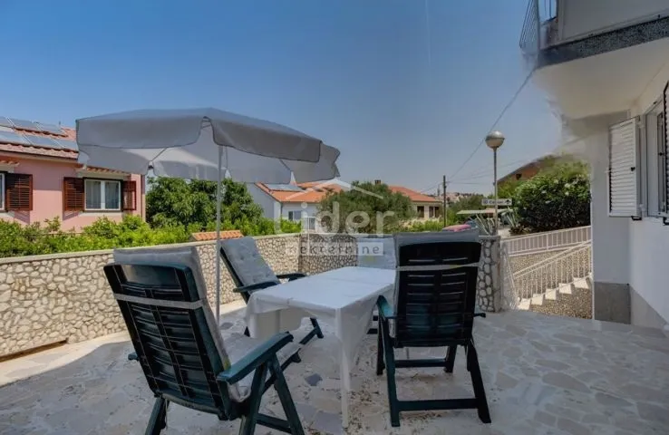 MALI LOŠINJ-kuća s pogledom na more i grad