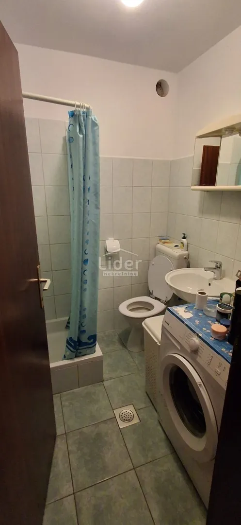 mali lošinj- stan u centru grada - slika 9