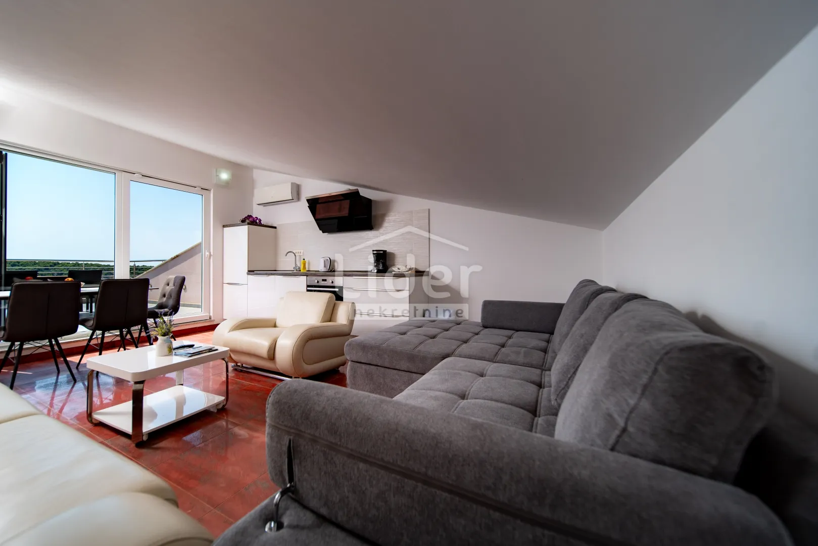 rab, barbat, apartman 150 m2 s prekrasnim pogledom - slika 15