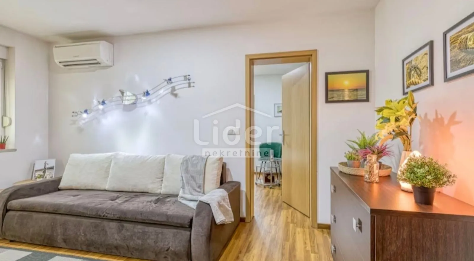 jušići stan sa studio apartmanom i terasom - slika 3