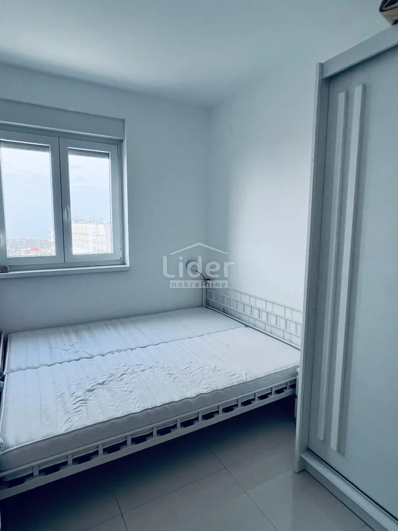 apartman 56,09m2 novalja, predivan pogled - slika 5