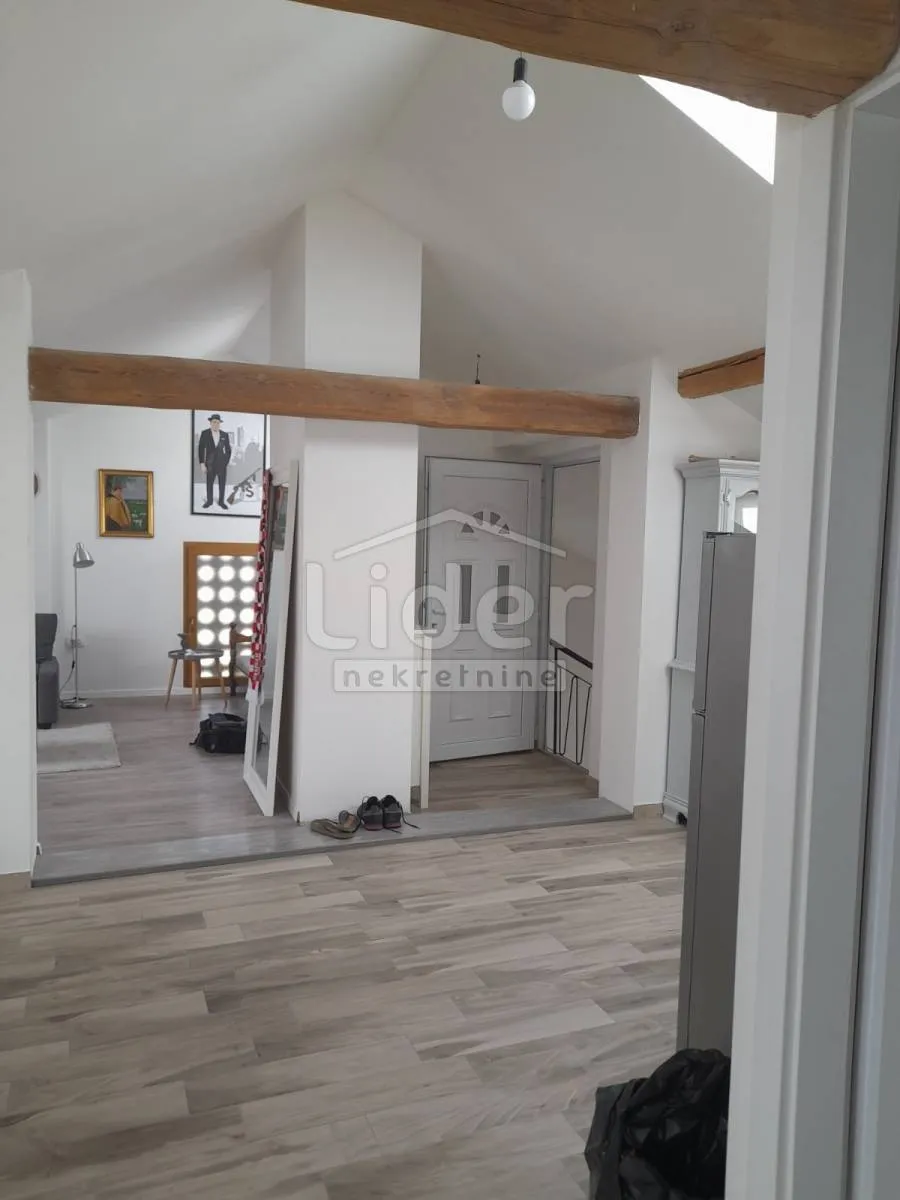 novoadaptirani stan u centru kastva 136m2 - slika 10