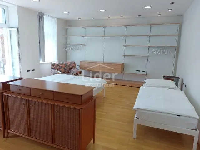 belveder-150m2,2s+db,3 balkona s pogledom na grad i more - slika 19