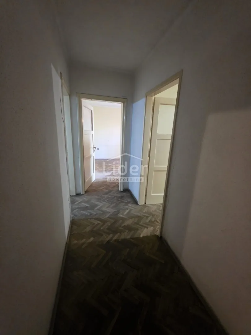 pećine, 3s+db, 2 lođe, 1 kat, pogled - slika 20