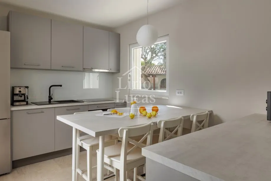 brtonigla, luksuzna vila s bazenom, 165.00 m2 - slika 10