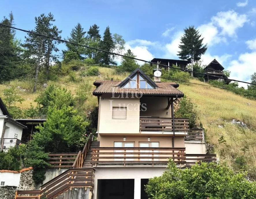 KUĆA NA MREŽNICI, 140 m2 - Donji Zvečaj, Duga Resa