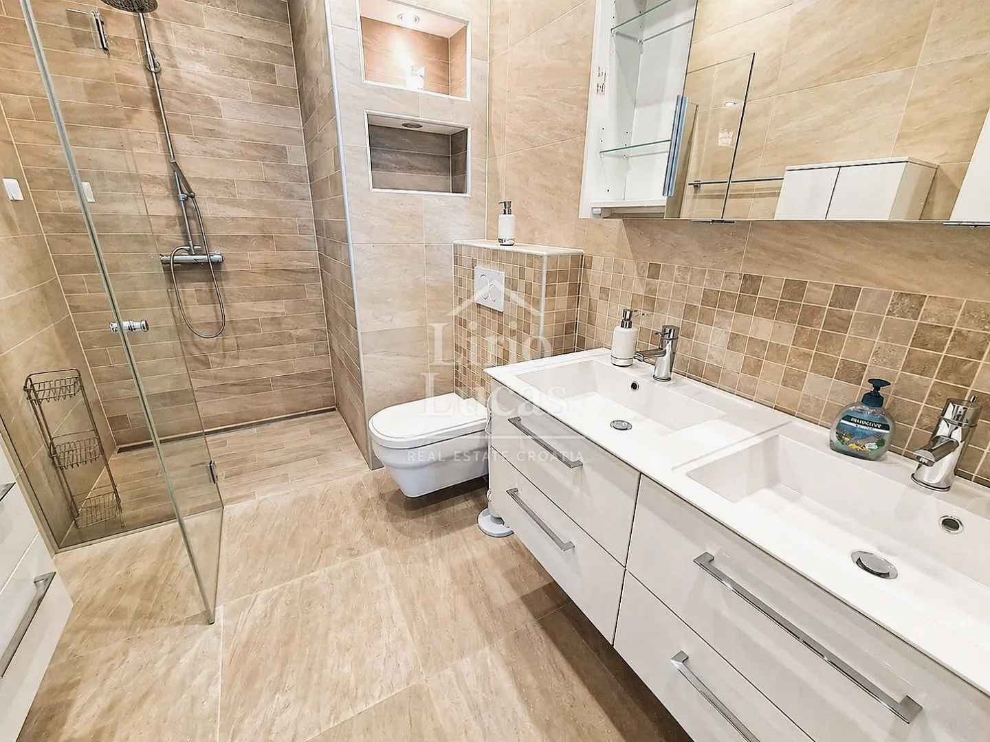 kuća 320m2 za najam - novi zagreb, blato - slika 14