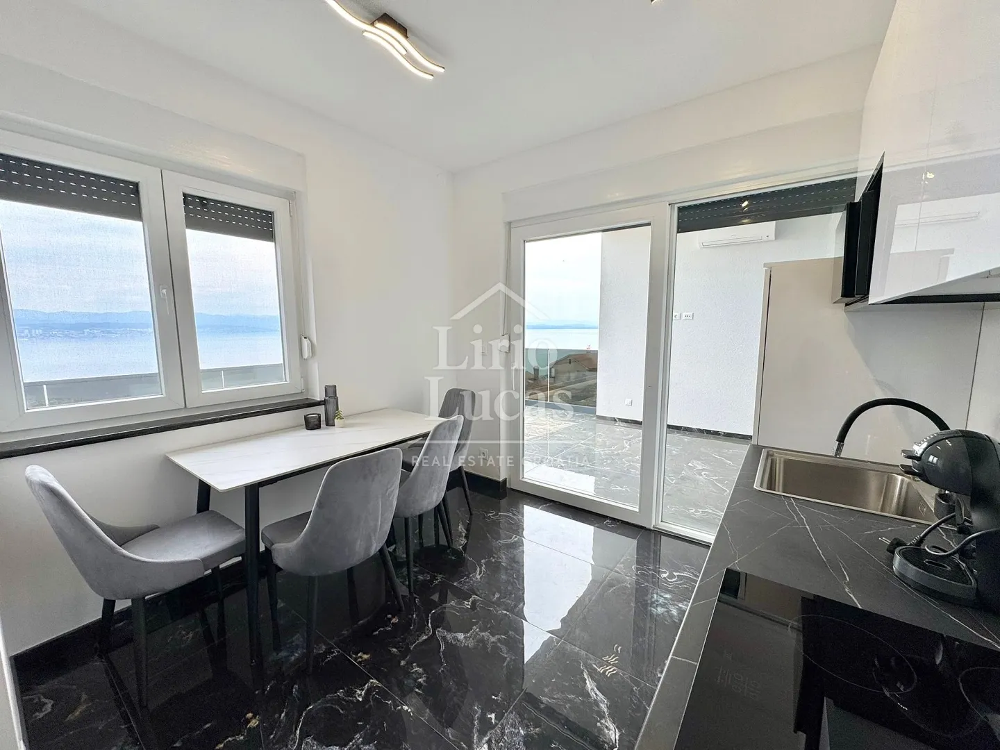 ekskluzivna zgrada površine 302m 2 s pogledom na more - lovran - slika 23