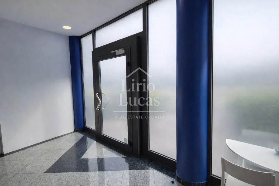 poslovni prostor 110m2 malešnica - slika 10