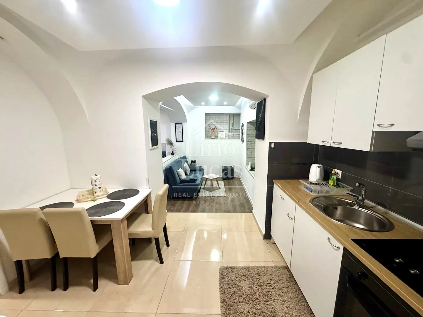 1SOBNI STAN U CENTRU 37m2 - Zagreb