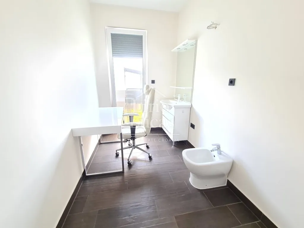 kuća 320m2 za najam - novi zagreb, blato - slika 16