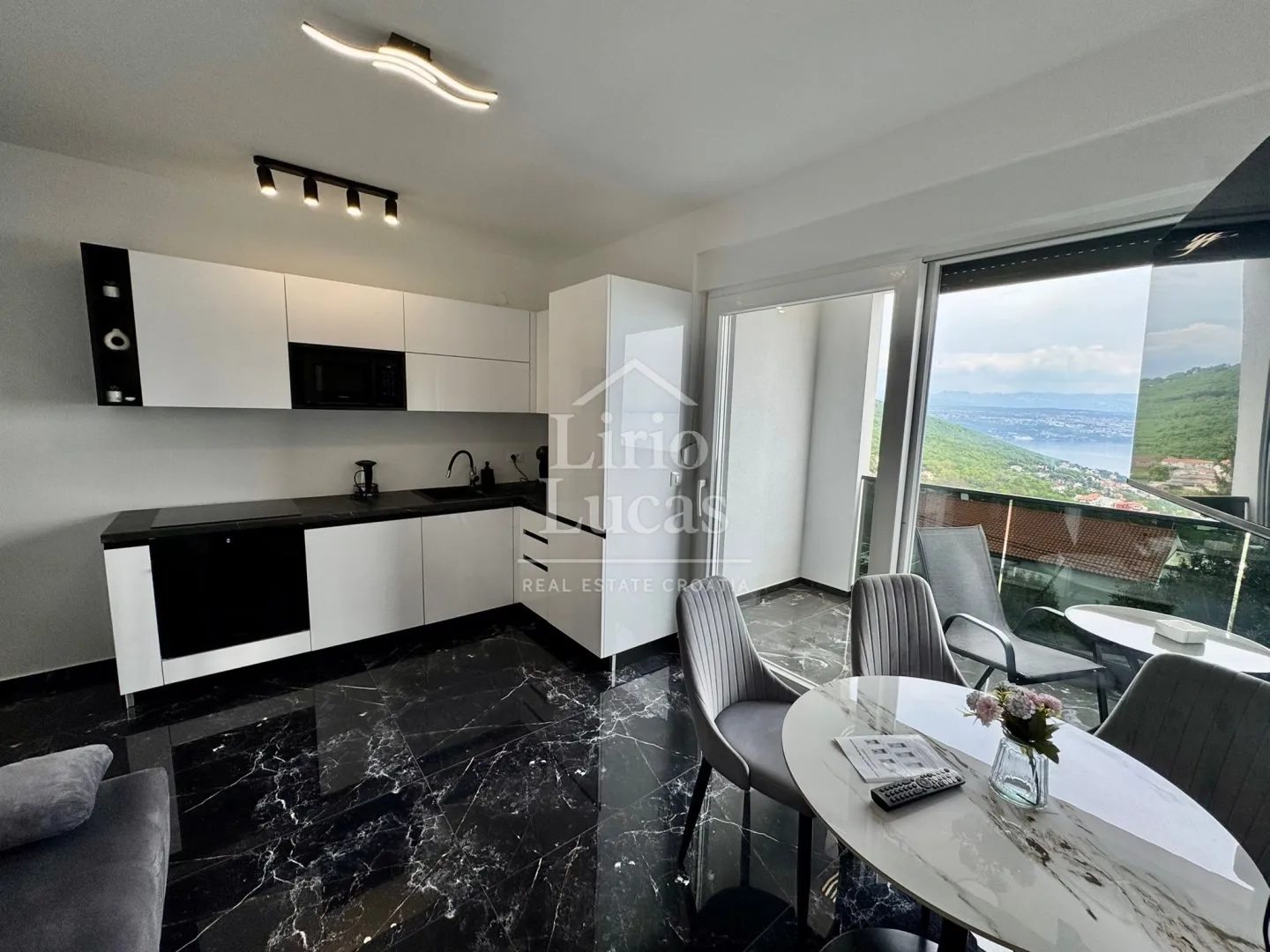ekskluzivna zgrada površine 302m 2 s pogledom na more - lovran - slika 27