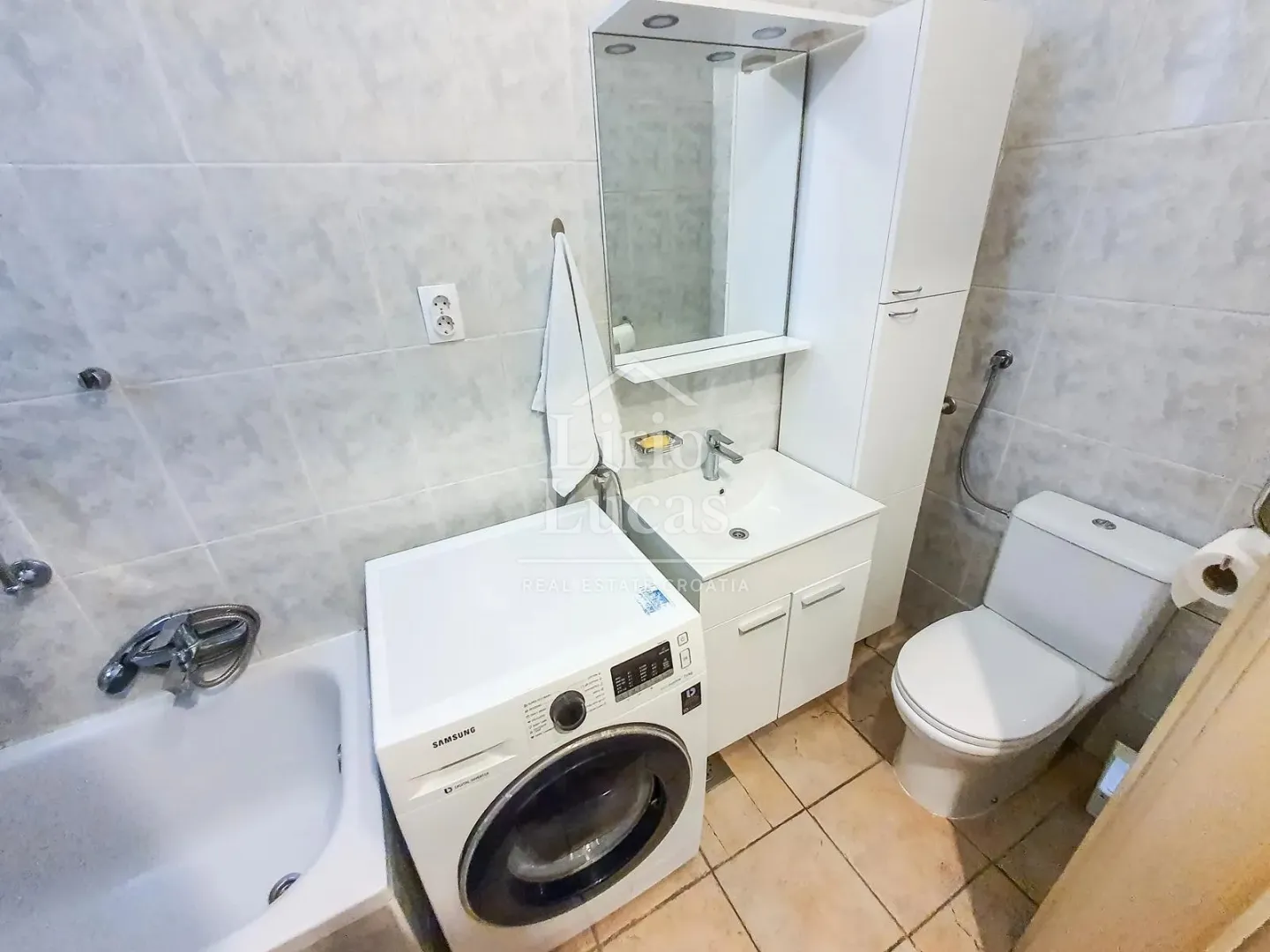 trosoban stan, 60 m2 - vodovodna ulica - slika 8