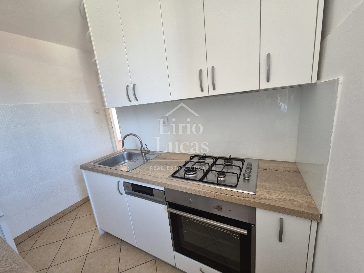 poslovni prostor 80m2 centar, gundulićeva - slika 12