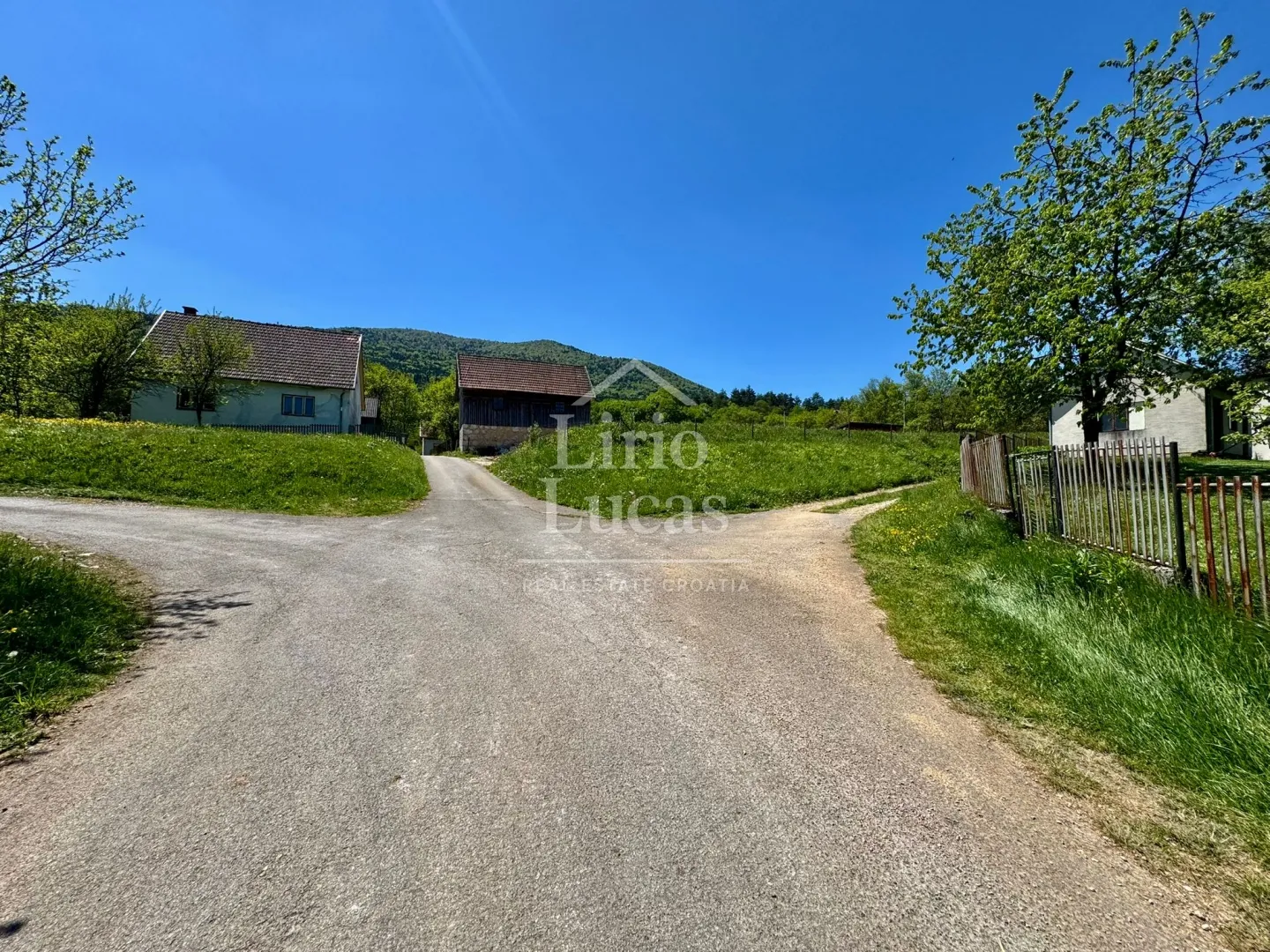 građevinsko zemljište u srcu like 1457m2 - slika 10