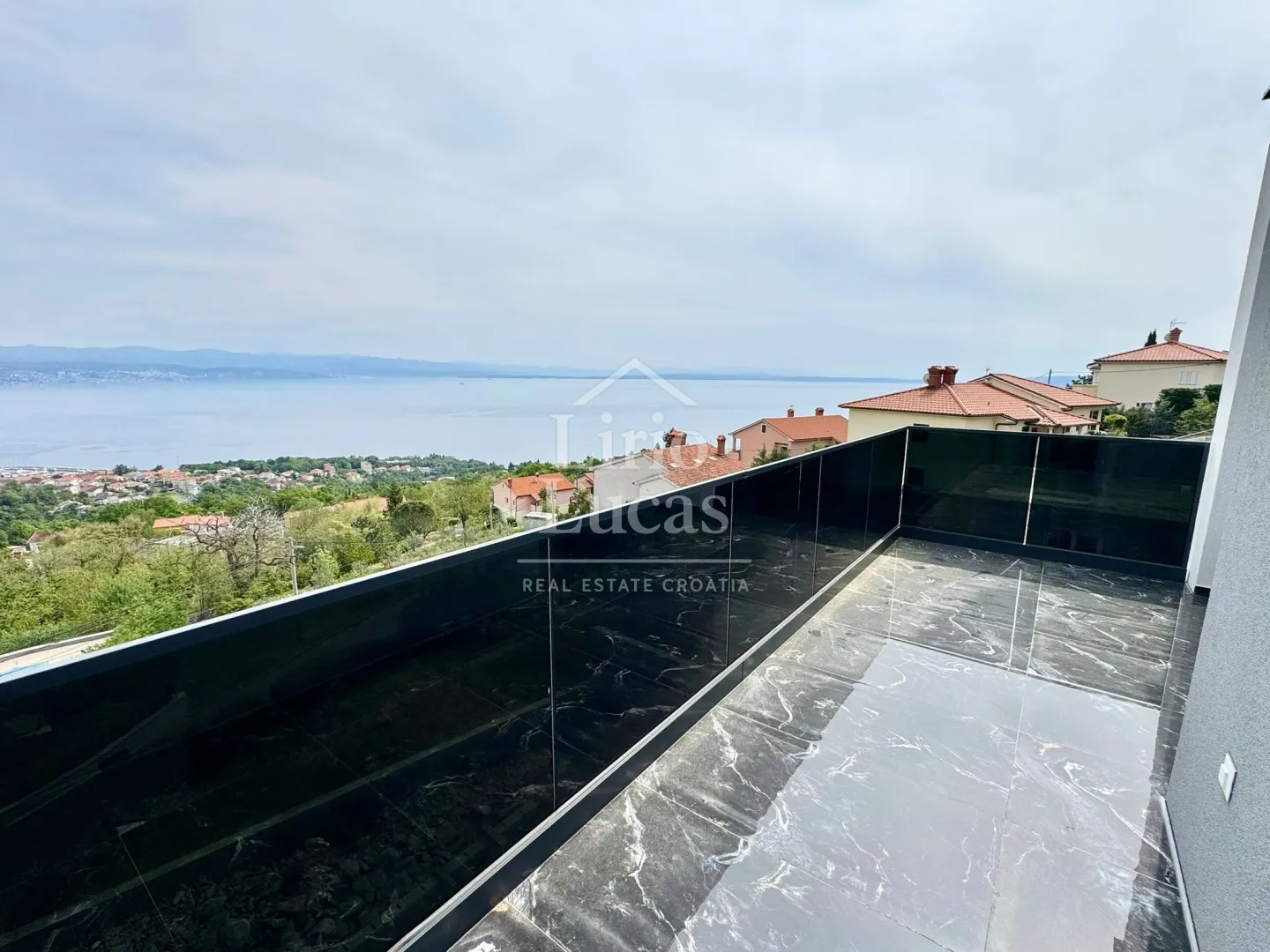 ekskluzivna zgrada površine 302m 2 s pogledom na more - lovran - slika 13