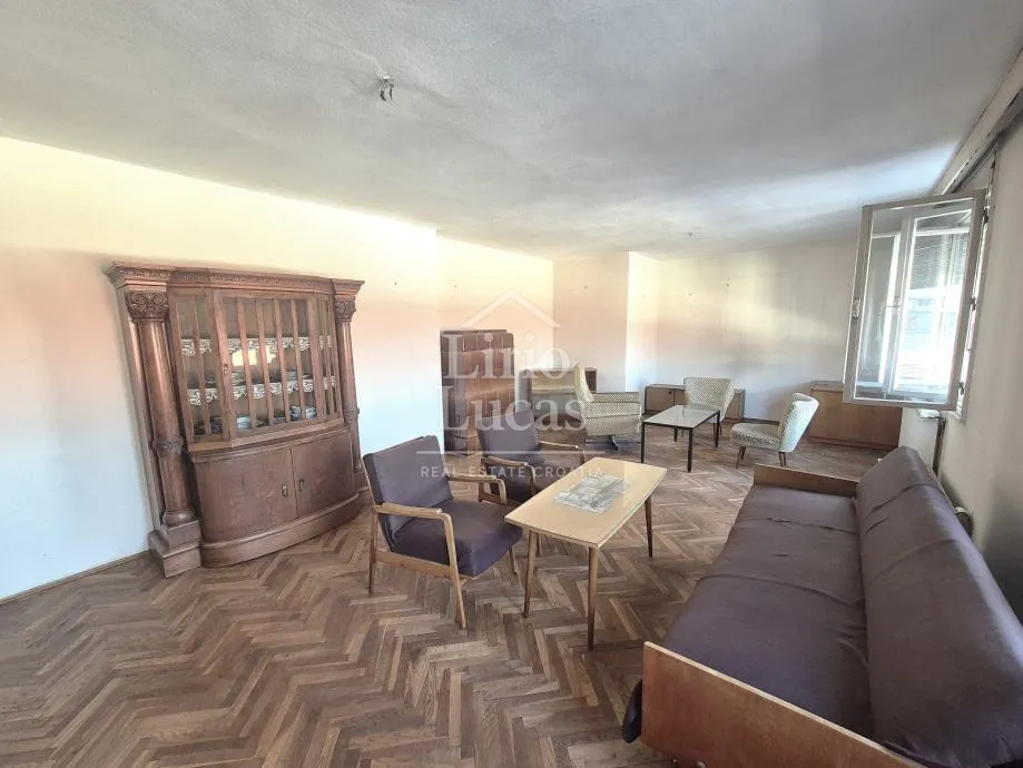 DONJI GRAD - TROSOBAN STAN ZA ADAPTACIJU, 92m2 - Zagreb