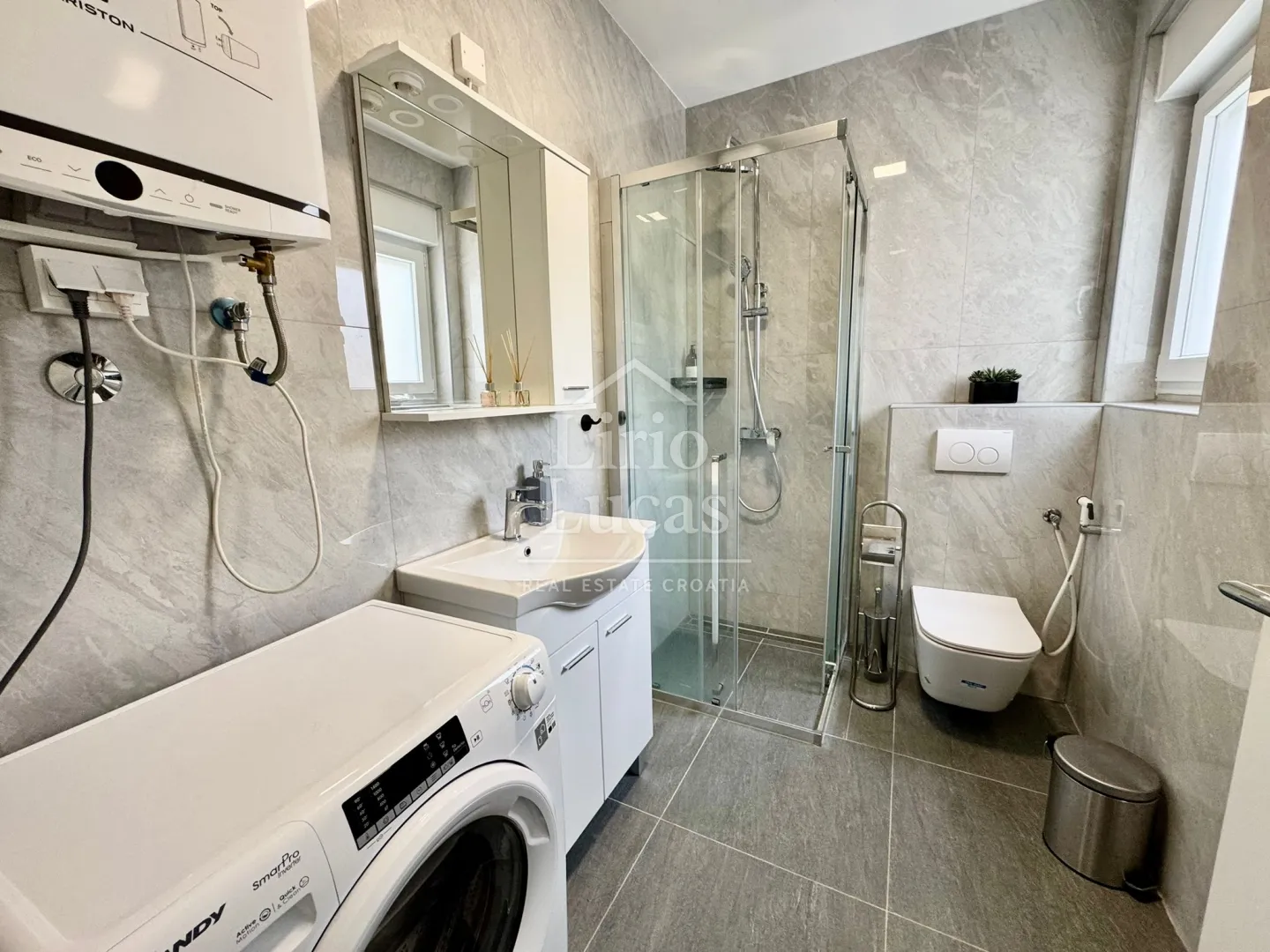 ekskluzivna zgrada površine 302m 2 s pogledom na more - lovran - slika 29
